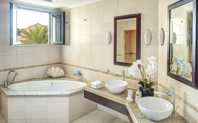 The Palm Jumeirah Villas by Dream Inn