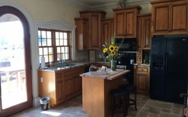 Thorn Hill Vineyards Villa Suite