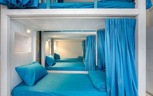 Yelo 2 Hostel