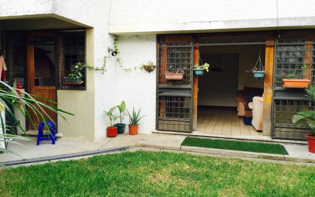 Large And Cosy Apartment With Private Garden