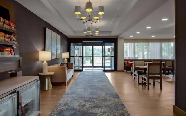 Hampton Inn Birmingham-Colonnade 280