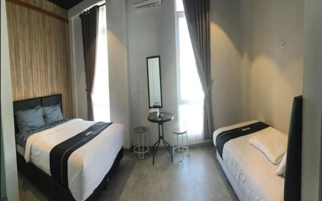 Super OYO Collection O 2627 Ratamya Co-living