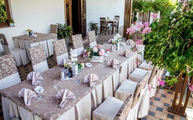 Hotel Yarus