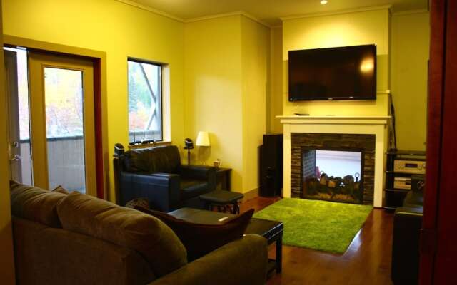 The Downtown Loft - Silver Bear