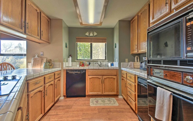 Cozy Groveland Townhome, Day Trip to Yosemite