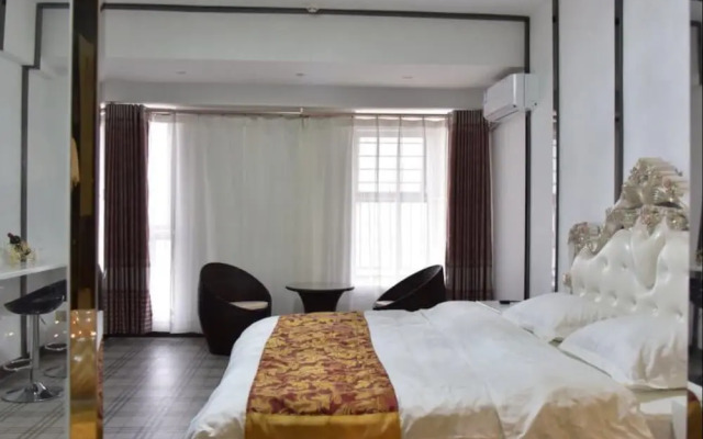 Luoyang Jiayue Theme Hotel