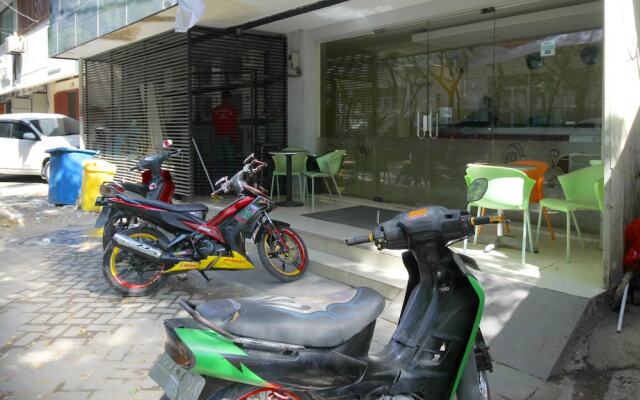 Airy Panakkukang Boulevard Ruko Ruby 51 Makassar
