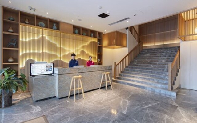 Qianna Baihe Boutique Hotel