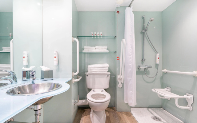 Holiday Inn Bournemouth by IHG