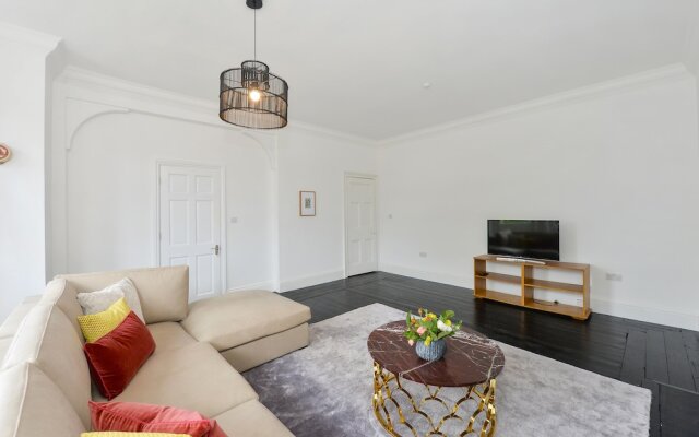 London Lifestyle - Knightsbridge VI