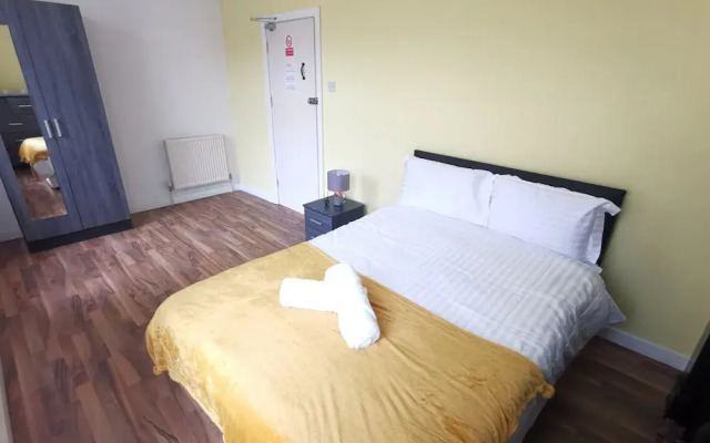 Oz Rooms Anfield Canon