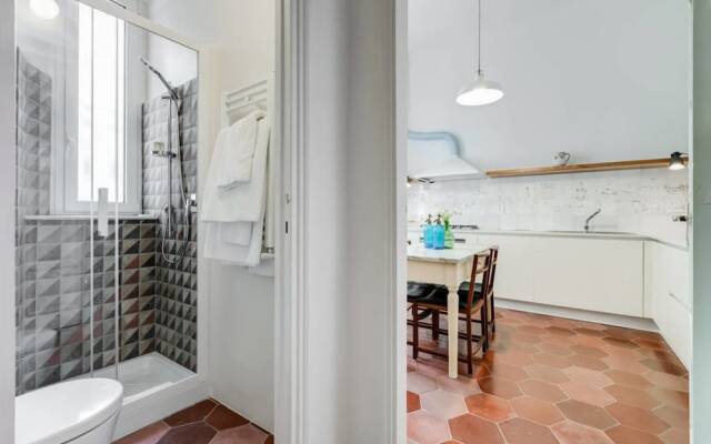 Bright 3 bed Flat 9 min From Piazza di Spagna