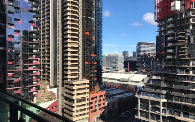 StayCentral on Lonsdale