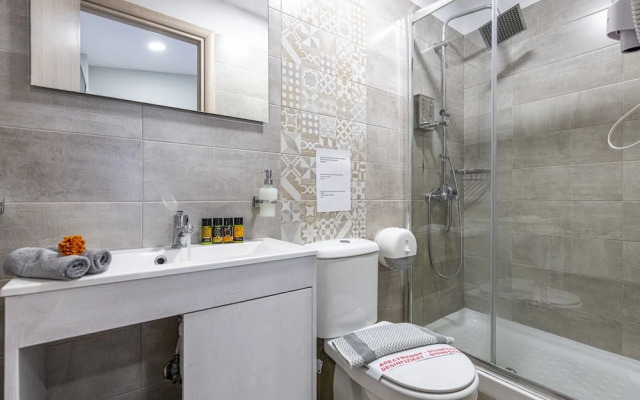 Comfort Stay Athens Airport Hotel - FREE shuttle from and to the airport