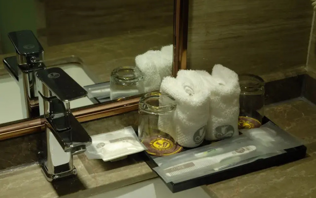 Insail Hotels (Gongbei Port Zhuhai)