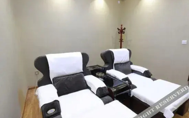 Tanghai Holiday Hotel