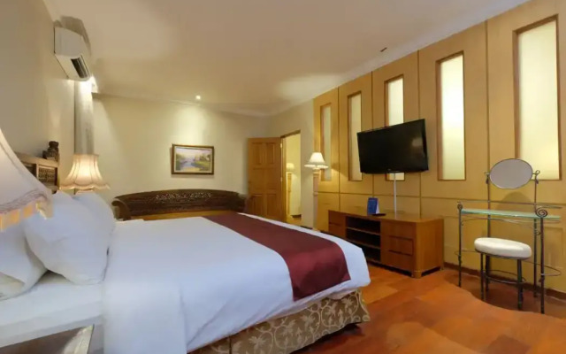 Diamond Hotel Solo