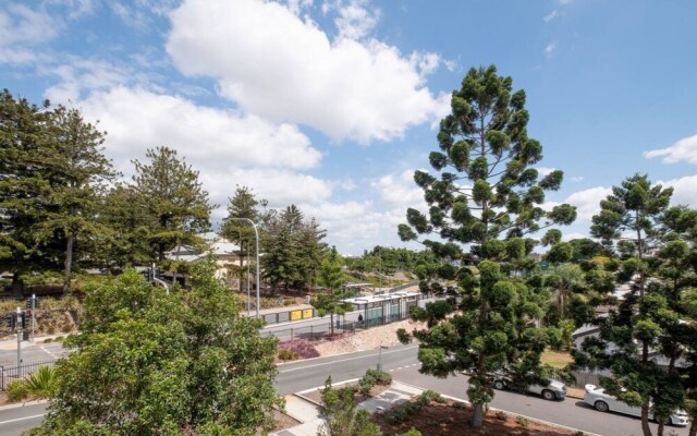 Peaceful 1 Bedroom Apartment with Parking