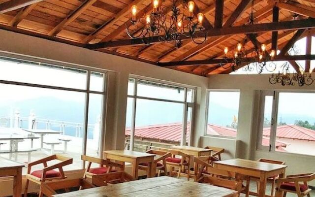 Summit Stonewood Hotel