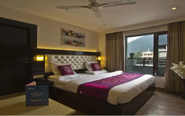 Lavish Inn