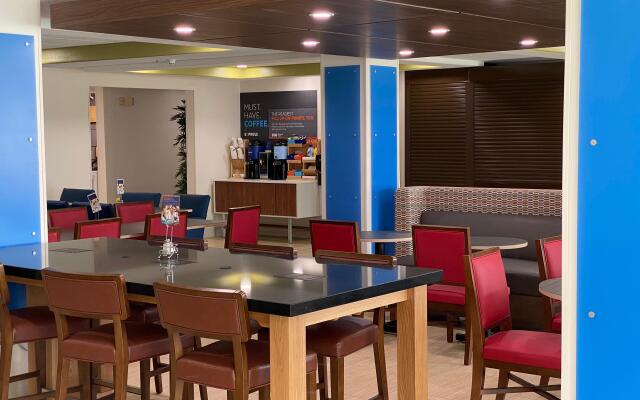 Holiday Inn Express Jacksonville - Blount Island, an IHG Hotel