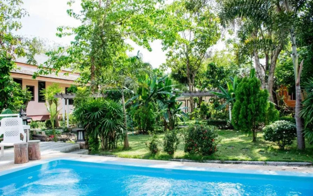 Phalaburi Resort by dreamhouse