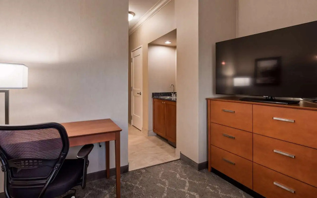 Best Western Plus Silver Saddle Inn