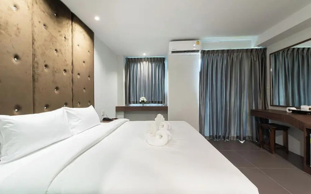 Yamin Seaview Hotel