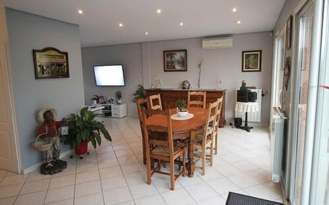 Chambres dans Villa avec Piscine