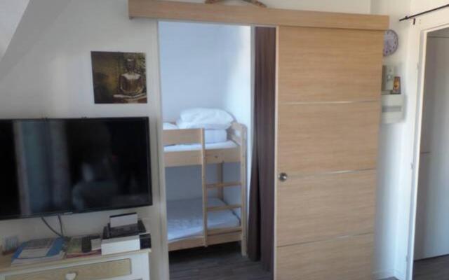 NICE FLAT 400 m FROM BEACH & CENTER