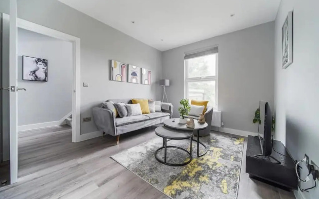 Stunning 3 Bed 3 Bath London Townhouse