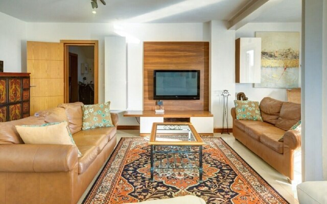 1327 La Quinta Heights