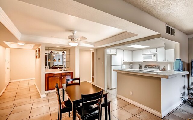 888 Convention Center 3 BEDROOM 2 BATH Condos