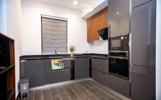 Manjaro Luxury Suites at Stella Place