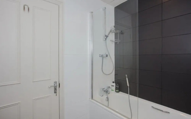 Luxury 3 Bedroom Home by South Kensington