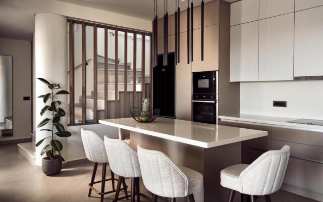 Alexandra SeaView Luxurious Villa, By ThinkVilla