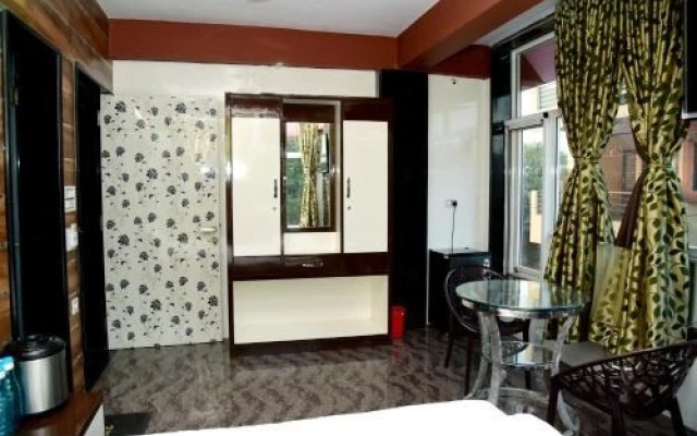 Gangeshwar Guest House