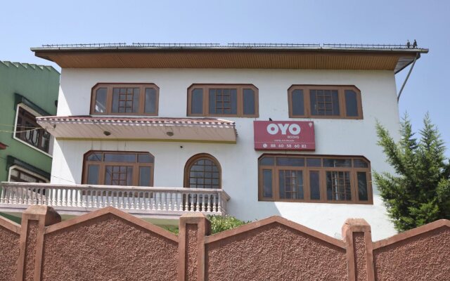 OYO 4692 KS Palace Srinagar