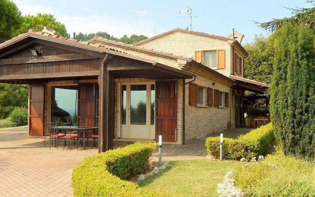 Villa Strada Comunale di Monte Giove