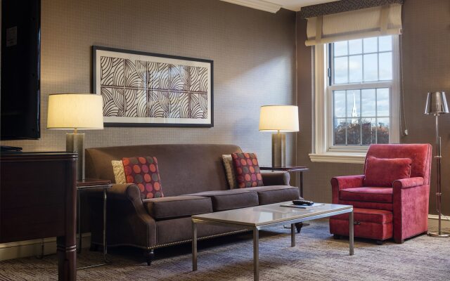 Sheraton Commander Hotel