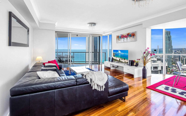 Chevron Renaissance Private Apartments – Guest Rooms – Gold Coast