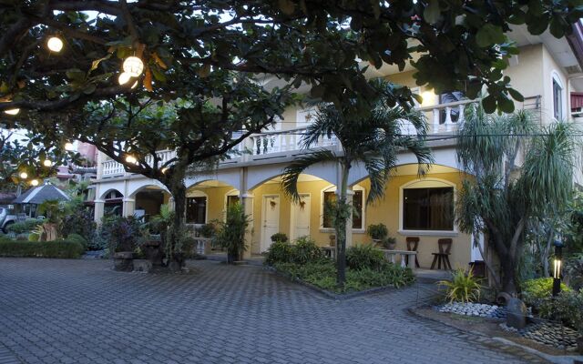 Playa Papagayo Beach Inn