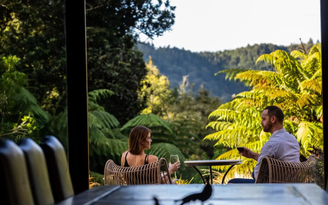 Treetops Lodge & Estate