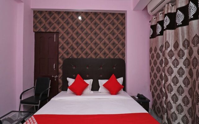 OYO 33471 Hotel Magadh Empire