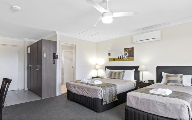 Blackwater Central Motel