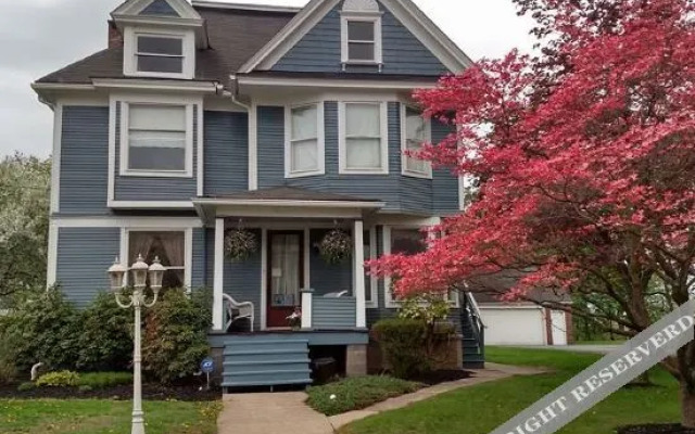 The White Birch Inn & Annex