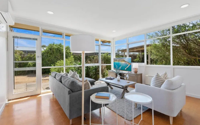 Spacious Coastal 4-bed Steps From the Sand