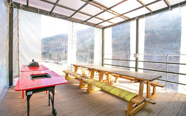 Gapyeong baeknak Flat House