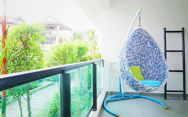 Beach Style Condo Pool, Gym, 1100m To Great Beach.