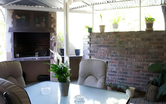 Lily Guesthouse